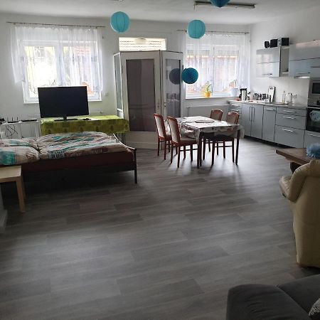 Einraum-Ferienwohnung 46M2 Eisenhuettenstadt-Diehlo Exterior foto