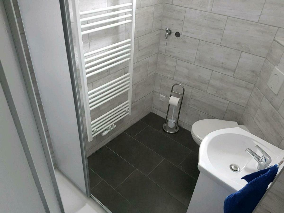 Einraum-Ferienwohnung 46M2 Eisenhuettenstadt-Diehlo Exterior foto