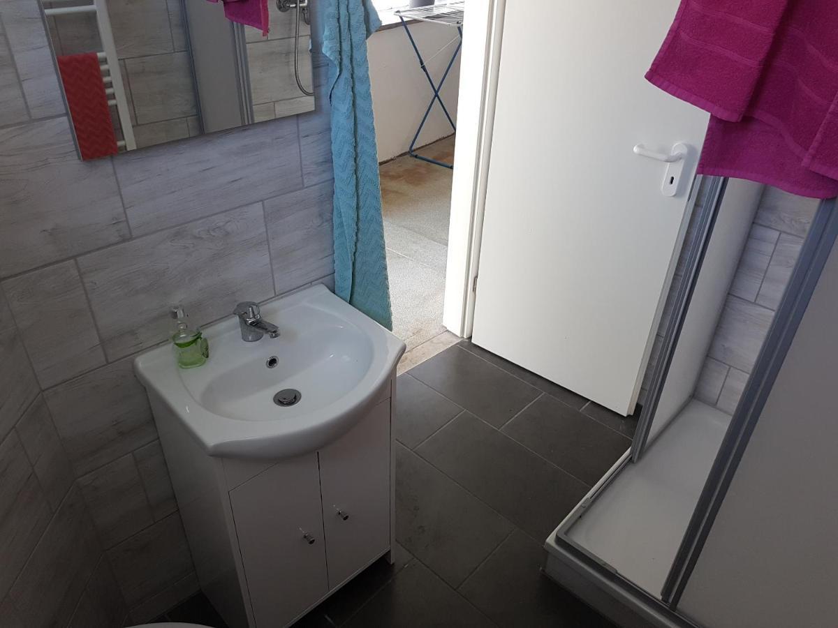 Einraum-Ferienwohnung 46M2 Eisenhuettenstadt-Diehlo Exterior foto